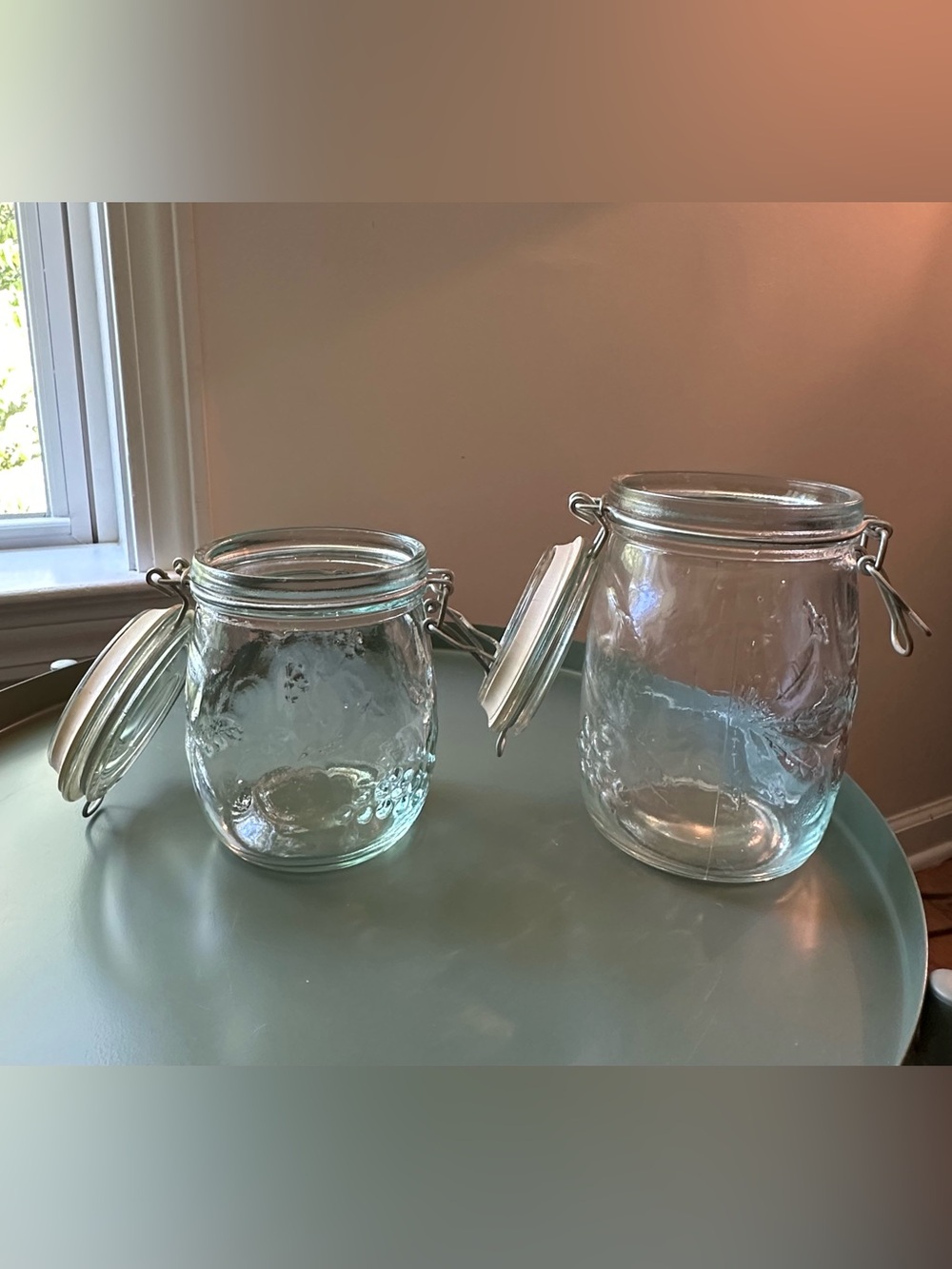 Set of two glass vintage jars with metal clasps - Picture 4 of 9